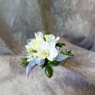 Snowy White Collection: Corsage